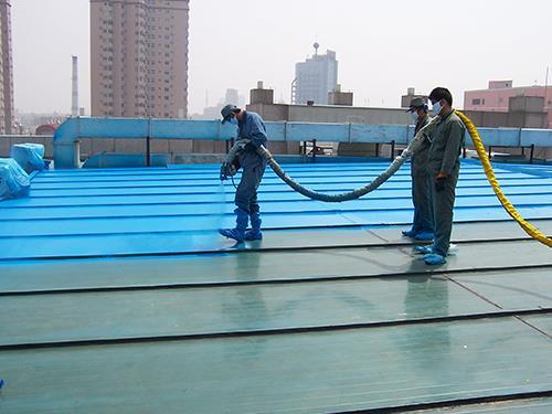 青岛聚脲防水施工如何应对沿海地区建筑屋面与地下室渗漏难题？